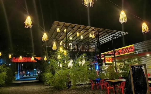 Cafe Moto Hostel