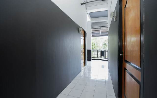 OYO 1624 Panjang Jiwo Residence