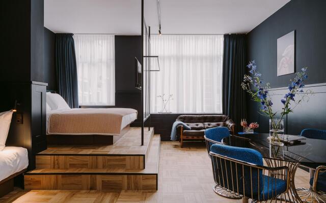 Supernova Hotel
