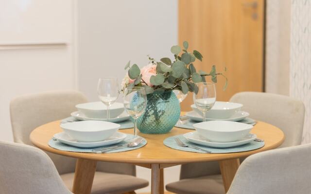 Zajezdnia Wrzeszcz Apartment by Renters