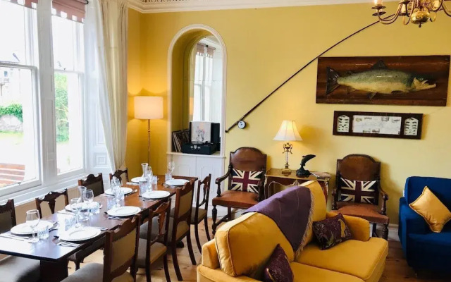 Lairds Lodge