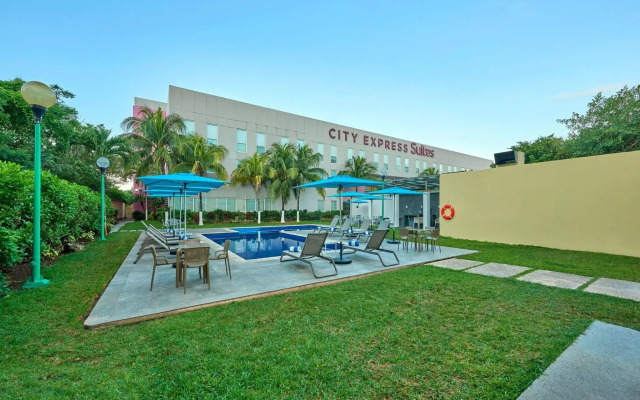 City Express Suites by Marriott Playa Del Carmen