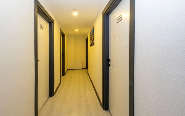 Gloria Airport Hotel