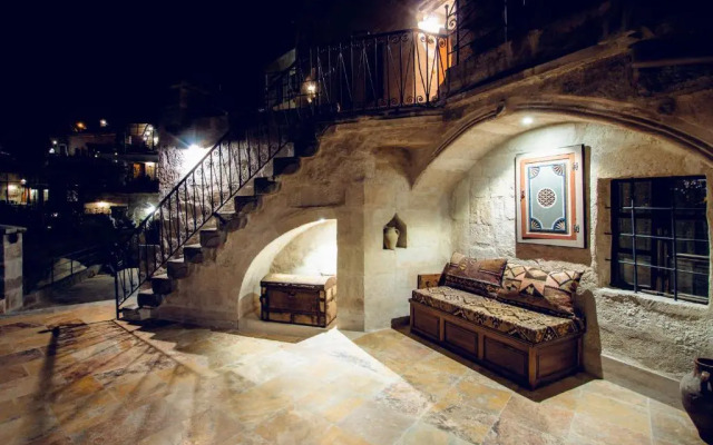 Sultan Cave Suites