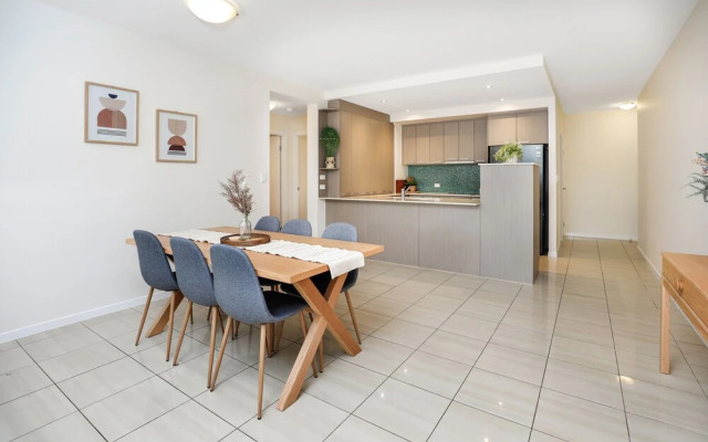 Stylish Park View City Apartment 103