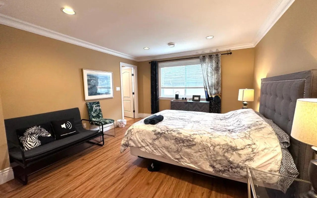 Vancouver Luxury Homestay