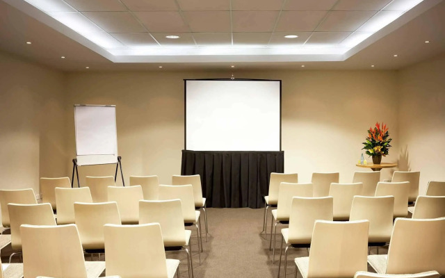 DoubleTree by Hilton Hotel Melbourne - Flinders Street