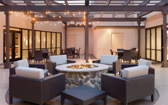 Courtyard by Marriott Charlotte Airport North