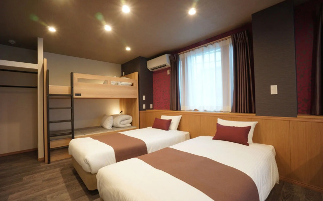 WIRES HOTEL James zaka