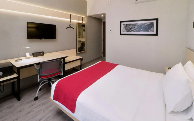 City Express Plus by Marriott Monterrey Galerias