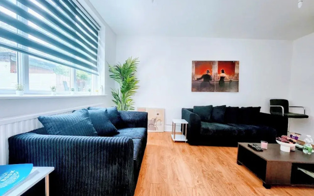 Bas Charming 3 Bedroom House