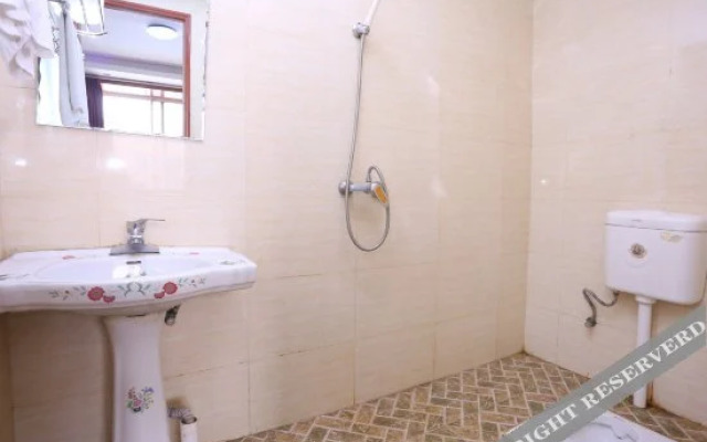 Junhong Holiday Hotel