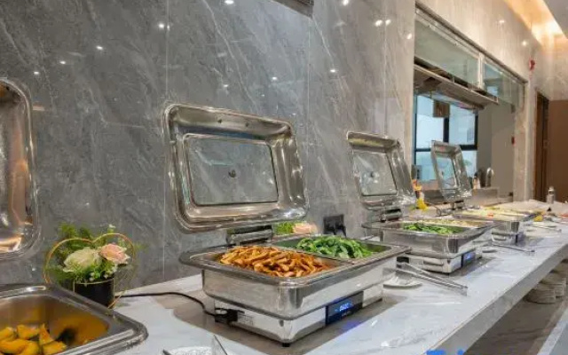 i Electronic Sports Hotel