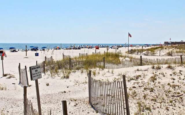 Colonnades by Youngs Suncoast