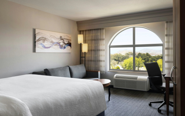 Courtyard by Marriott Ventura Simi Valley