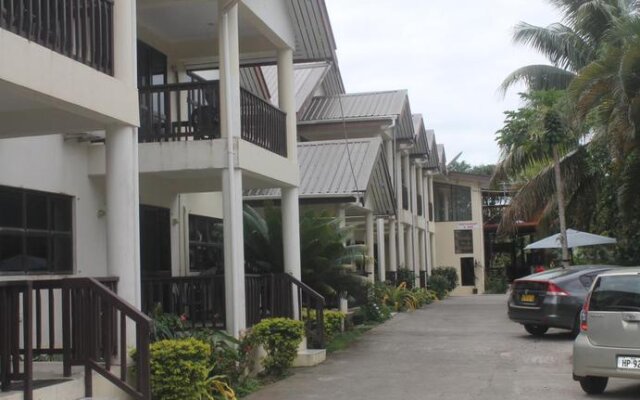 Shalini Garden Hotel & Apartments