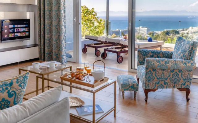 FlyViewFlatsBLUE PrivateHotTub with SeaView