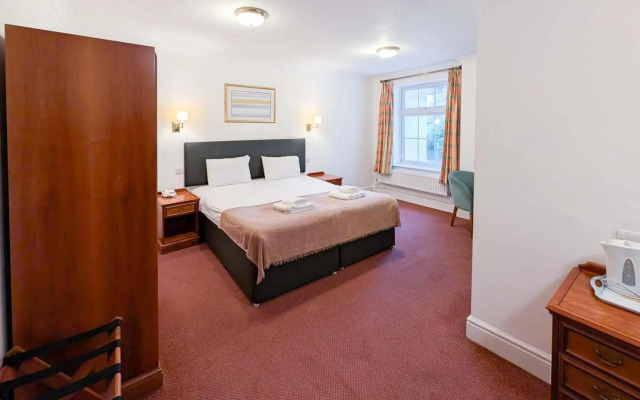 Oriel Hotel