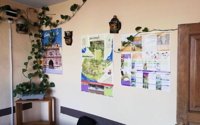 Hotel Estacion Gerona Bed & Breakfast