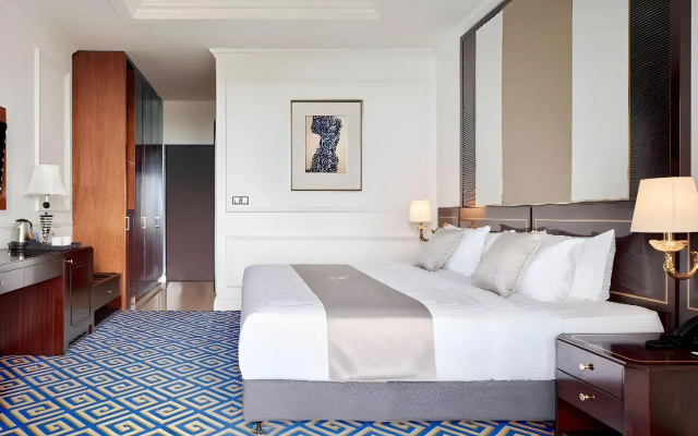 GoldOne Hotel & Suites