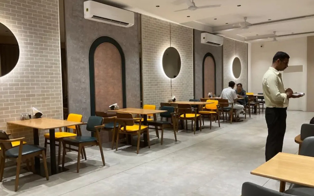 Hotel Govind Regency