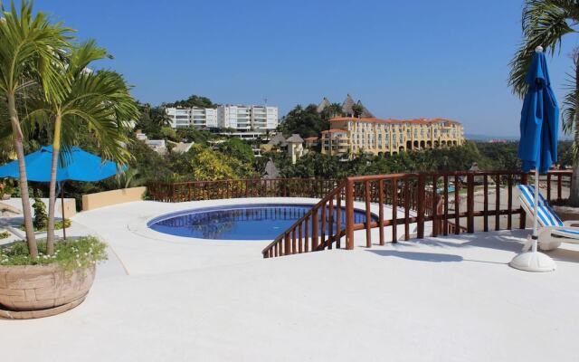 4BR APT IN Paseo DE LA Playa 35, Acapulco Diamante