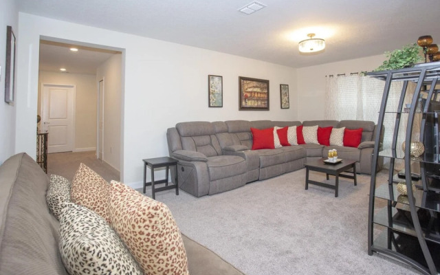 6BR Home Prime Location