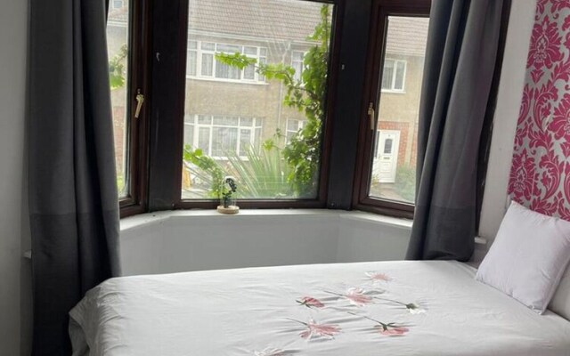 1 Severn Road
