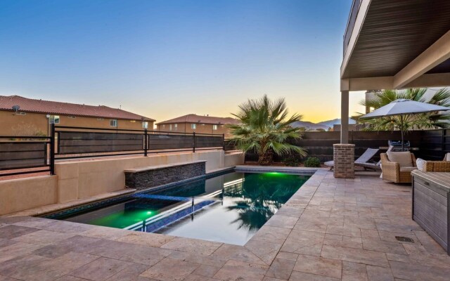 Private Pool Oasis #57 5 Bedroom Townhouse