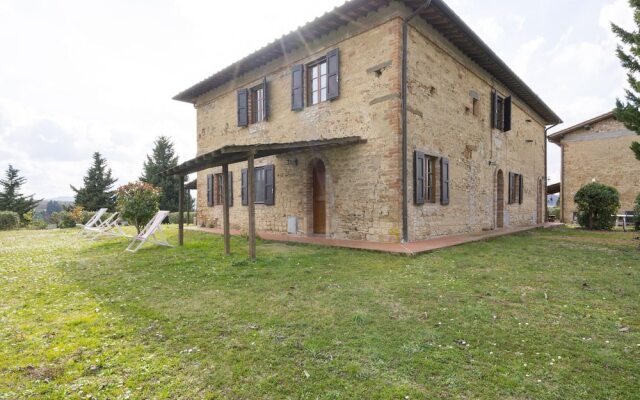 Attractive Villa in Montespertoli With Swimming Pool