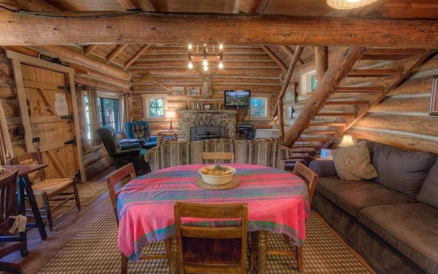 Zephyr Cabin 3 Bedroom Home by RedAwning