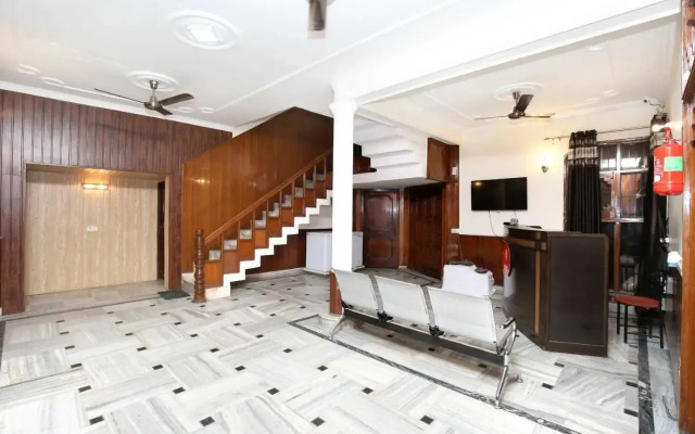 Oyo Flagship 808230 Komfort Villa