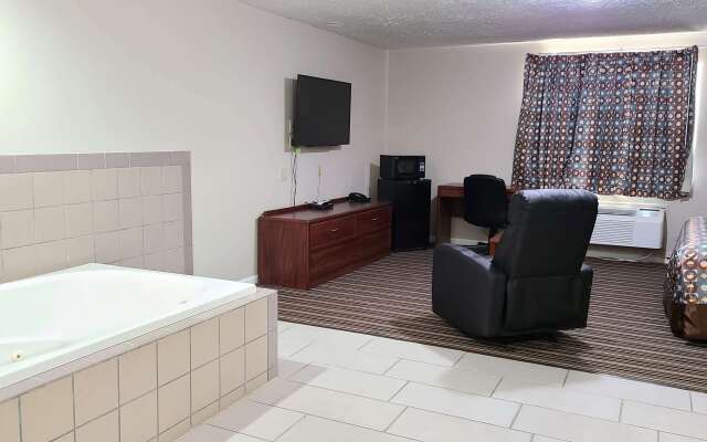 Super 8 by Wyndham Missouri Valley