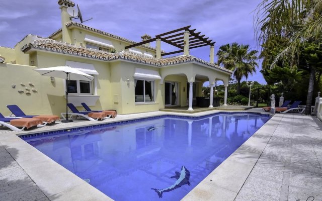 Exquisite Villa 50m To Beach