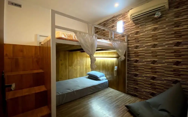 Dong Paloh Hostel