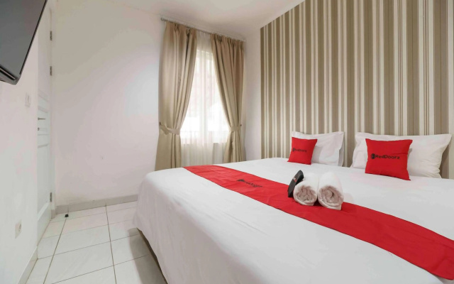 RedDoorz Plus near Exit Toll Puncak 2 – Guest Rooms – Ciawi