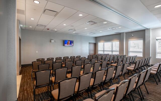 Holiday Inn Express Lethbridge Southeast by IHG