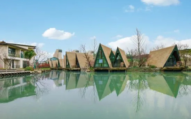 Wuyuan Wunvzhou Holiday park Hotel