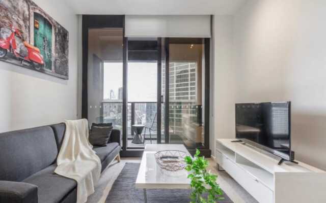 Prima Pearl Luxury 2-Bedroom Apartment