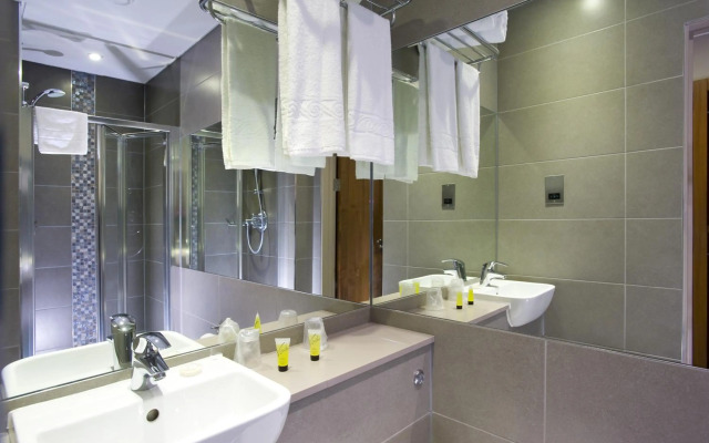 London Court Hotel
