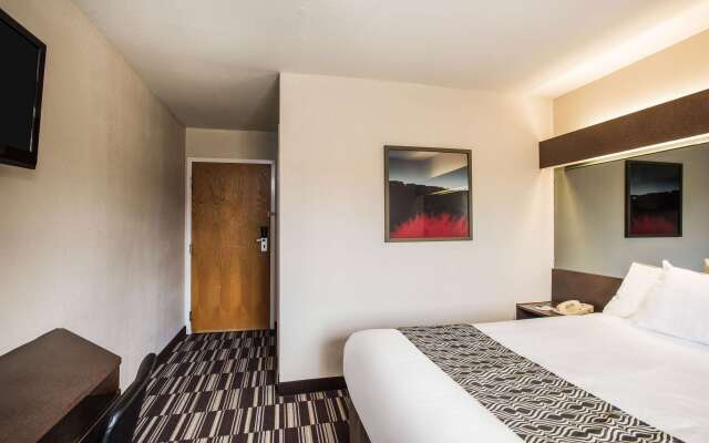 Microtel Inn by Wyndham Chattanooga Hamilton Place