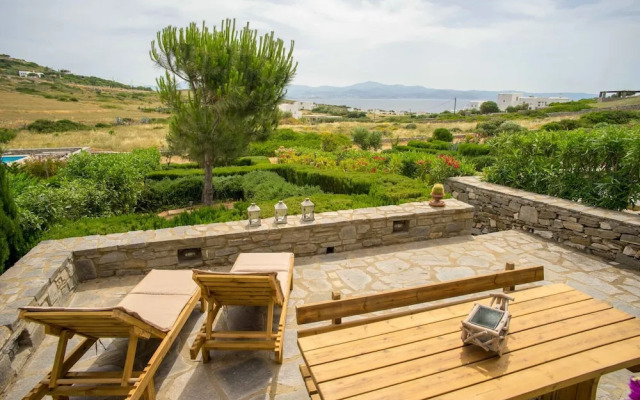 Villa Suerte in Paros