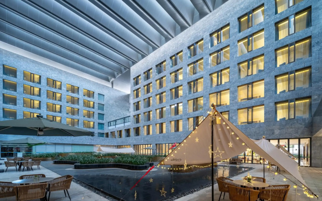 Sanya Phoenix  Airport Hotel