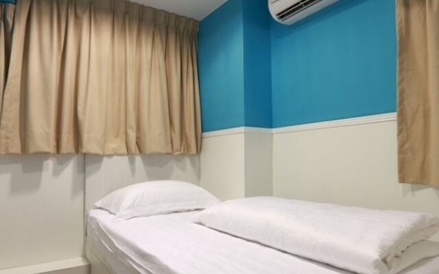 ColorZ Hostel