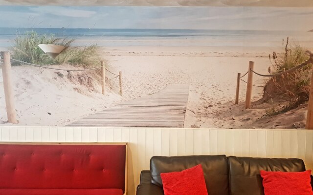 Ascot Hotel