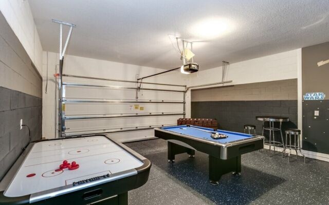 6bed 4Ba Villa Game Room Pool Spa