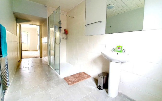 Spacious Holiday Home Closeby River in Alness!