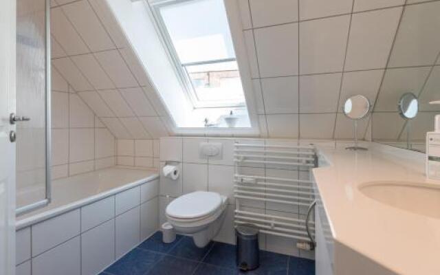 Kaept_n Gordon_ App_ 15