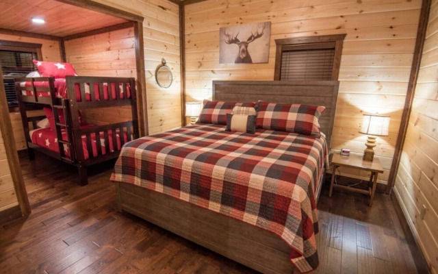 Simmer Down Lodge - 5 Br Cabin