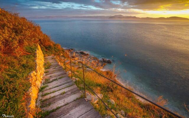 Kiveri Cave Apartment U6, near Nafplio, Kiveri